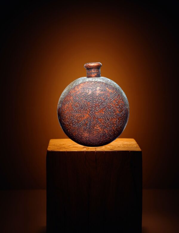 Hand Painted iron Pot 'Kudia' with Copper Colored Motif